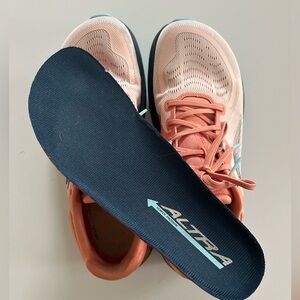 Altra Paradigm 7 Women’s size 10
